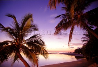 Maldives -. Ranveli Resort -. Perspective of the beach