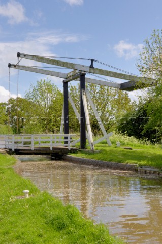 Allmans lift bridge No1Prees BranchLlangollen canalnear WhixallShropshireEnglandUKMay 2006