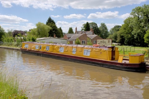 Narrow boat moored at the Jack Mytton InnLlangollen canalHindfordWhittingtonShropshireEnglandJune 20