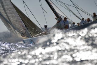 BMW Oracle approaching the windward mark and preparing for a hoist