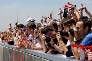 Valencia, 18 05 2007. Louis Vuitton Cup Semi Finals. Luna Rossa Challenge leaves the Base, Spectators.