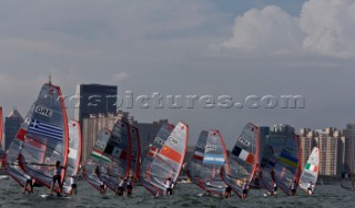 Qindao - 11/08/2008RS:X Windsurfer Womens startPhoto: ©©Carlo Borlenghi/