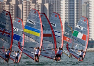 Qindao - 11/08/2008RS:X Windsurfer Womens start Photo: ©©Carlo Borlenghi/