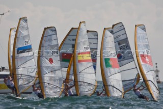 Qindao - 11/08/2008RS:X Windsurfer Mens startPhoto: ©©Carlo Borlenghi/