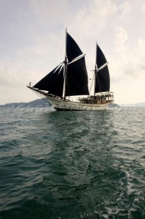 Cruising Malaysia on the tradional yacht Silolona