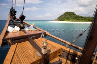 Cruising Malaysia on the tradional yacht Silolona