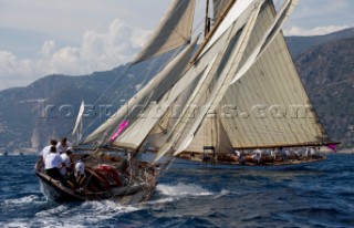 Monaco Classic Week 2009 and Tuiga Centenary celebration - Pen Duick cross tack