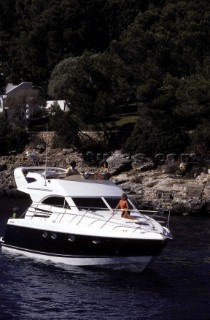 Fairline Targa 48 powerboat cruising in Mediterranean