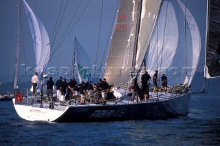 Super maxi Maximus in light breeze during the Round the Island Race 05