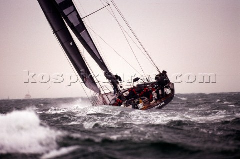 Rolex Fastnet Race 2001 The Solent Cowes Isle of Wight UK Organised by the RORC the race starts in C