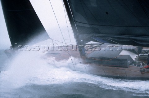 Rolex Fastnet Race 2001 The Solent Cowes Isle of Wight UK Organised by the RORC the race starts in C