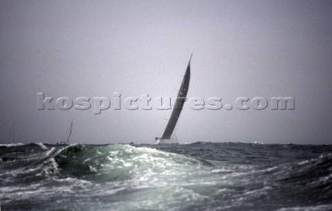 Rolex Fastnet Race 2001 The Solent Cowes Isle of Wight UK Organised by the RORC the race starts in C