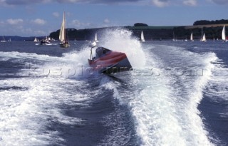 Radical technology design of the Fuji wave piercing powerboat