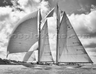 Schooner Eleonora - Classic yachts racing in The Solent