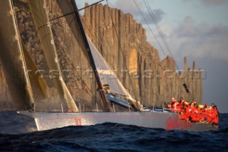 Hobart, 28-12-2006  Rolex Sydney Hobart 2006  WILD OATS XI sailing off Tasman Island