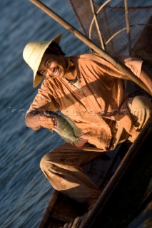 Inle Lake, Myanmar (Burma) 11 01 07    Traditional fishing boats