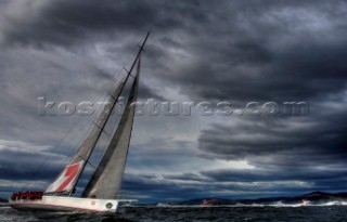 Sydney, 28-12-2008  Rolex Sydney Hobart Yacht Race 2008  Wild Oats XI on the layline to the finish In Hobart