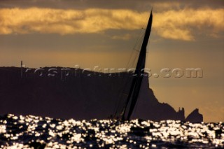 Hobart, 29-12-2008  Rolex Sydney Hobart Yacht Race 2008  Telecoinabox Merit, Owner: Leo Rodriguez, Sail n: 8679, State: QLD, Division: PHS, Design: Volvo 60  passing Tasman Island