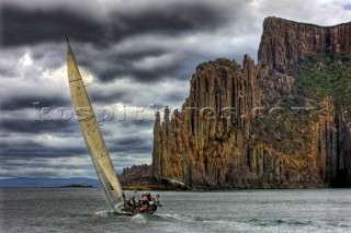 Hobart, 28-12-2008  Rolex Sydney Hobart Yacht Race 2008  Wot Now, Owner: Graeme Wood, Sail n: 6952, State: NSW, Division: IRC, Design: Judel Vrolijk 52  passing Cape Raoul