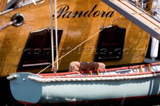 Dinghy in davits  The Tall Ships Races 2007 Mediterranea in Genova. Pandora (Italia)