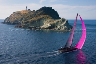 JETHOU Owner: SIR PETER OGDEN Sail n: GBR 74R Type: Mini Maxi round the Giraglia Rock