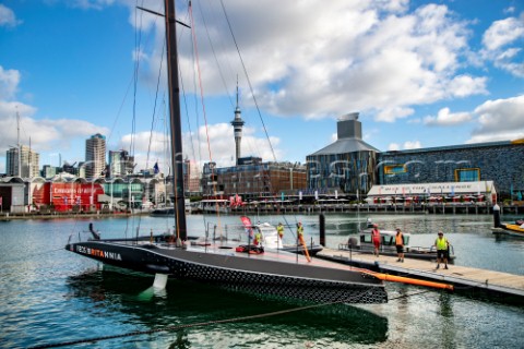 Shore Team crane launch INEOS