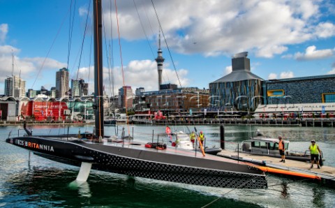 Shore Team crane launch INEOS