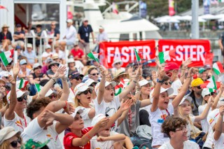 18/12/20 - Auckland (NZL)36th Americaâ€™s Cup presented by PradaRace Day 2Spectators watch the racing from the Americaâ€™s Cup Village