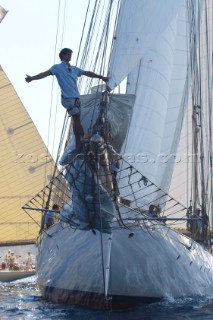 Les Voiles de Saint-Tropez 2011 - bowman signals on Elena