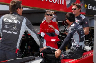 Lady Pippa Blake with Dean Barker and the crew of Team new Zealand