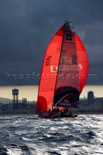 Emirates Team New Zealand head for the port after a long day. Regatta Camper - Conde de Godó Trophy - Barcelona. 23/7/2010