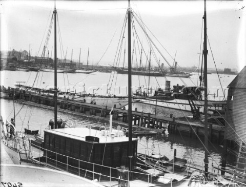 General view across the Camper and Nicholsons yard including a 4M schooner in the 1930s