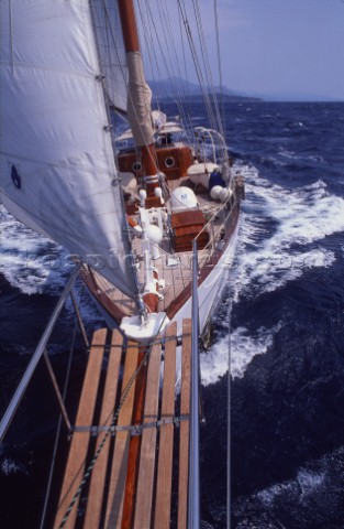 Sailing yacht