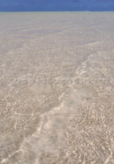 Clear waters off Onefoot Island, Cook Islands, South Pacific. 31. Mar 2003.