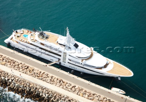 Superyacht Vibrant Curiosity moored in Mallorca