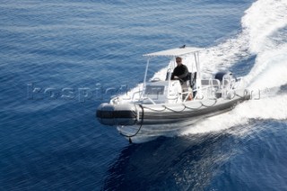 Tender to M/Y White Cloud