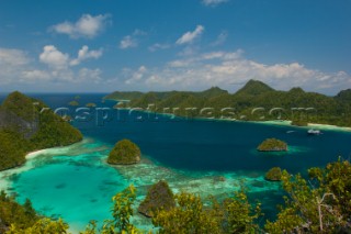 Cruising in Indonesia, elevated view of Wayag, Raja Ampat Islands