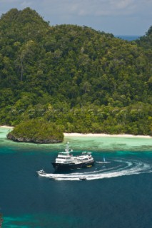 Cruising in Indonesia, elevated view of Wayag, Raja Ampat Islands