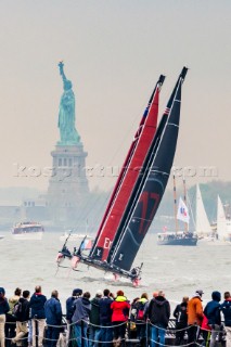 Race Day 1Oracle Team USAEmirates Team New Zealand