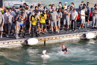 21/02/21 - Auckland (NZL)36th America’s Cup presented by PradaPRADA Cup 2021 - Final Day 4Luna Rossa Prada Pirelli Team receives the PRADA Cup