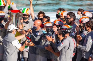 21/02/21 - Auckland (NZL)36th America’s Cup presented by PradaPRADA Cup 2021 - Final Day 4Luna Rossa Prada Pirelli Team receive PRADA Cup Trophy