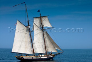 Tall ship Lynx sailing