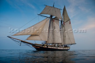 Tall ship Lynx sailing