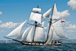 Tall ship La Recouvrance sailing