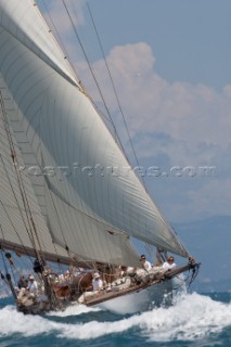 VOILES DANTIBES 2011-TROPHEE PANERAI-16 eme EDITION- ANTIBES SAILING WEEK 2011Depuis 1996, Les Voiles dAntibes, organisÃˆes chaque annÃˆe autour de la premiÃ‹re semaine du mois de juin, marquent louverture du circuit mÃˆditerranÃˆen pour les Yachts de Tradition et les Classes MÃˆtriques ainsi que la premiÃ‹re Ãˆtape du Panerai Classic Yachts Challenge.OrganisÃˆes en tout dÃˆbut de saison, Les Voiles dAntibes - TrophÃˆe Panerai accueillent chaque annÃˆe, une sÃˆlection des plus beaux Yachts dEpoque (construit avant 1950), Yachts Classiques (construit avant 1976) et Yachts Esprit de Tradition ainsi que les Classes MÃˆtriques (6 MJI, 8MJI et les 12 MJI concurrents de la Coupe America de 1958 â€¡ 1987), qui ont faÃonnÃˆs depuis la fin du XIXÃ‹me siÃ‹cle, la grande histoire du Yachting International.