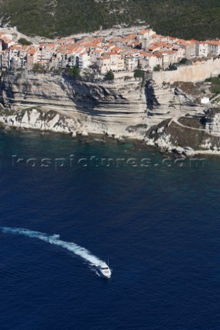 MOTOR YACHT IN SOUTH CORSICA PERFECT BEACH BLUE DREAM