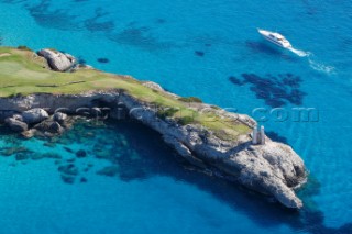 MOTOR YACHT IN SOUTH CORSICA. PERFECT BEACH, BLUE DREAM